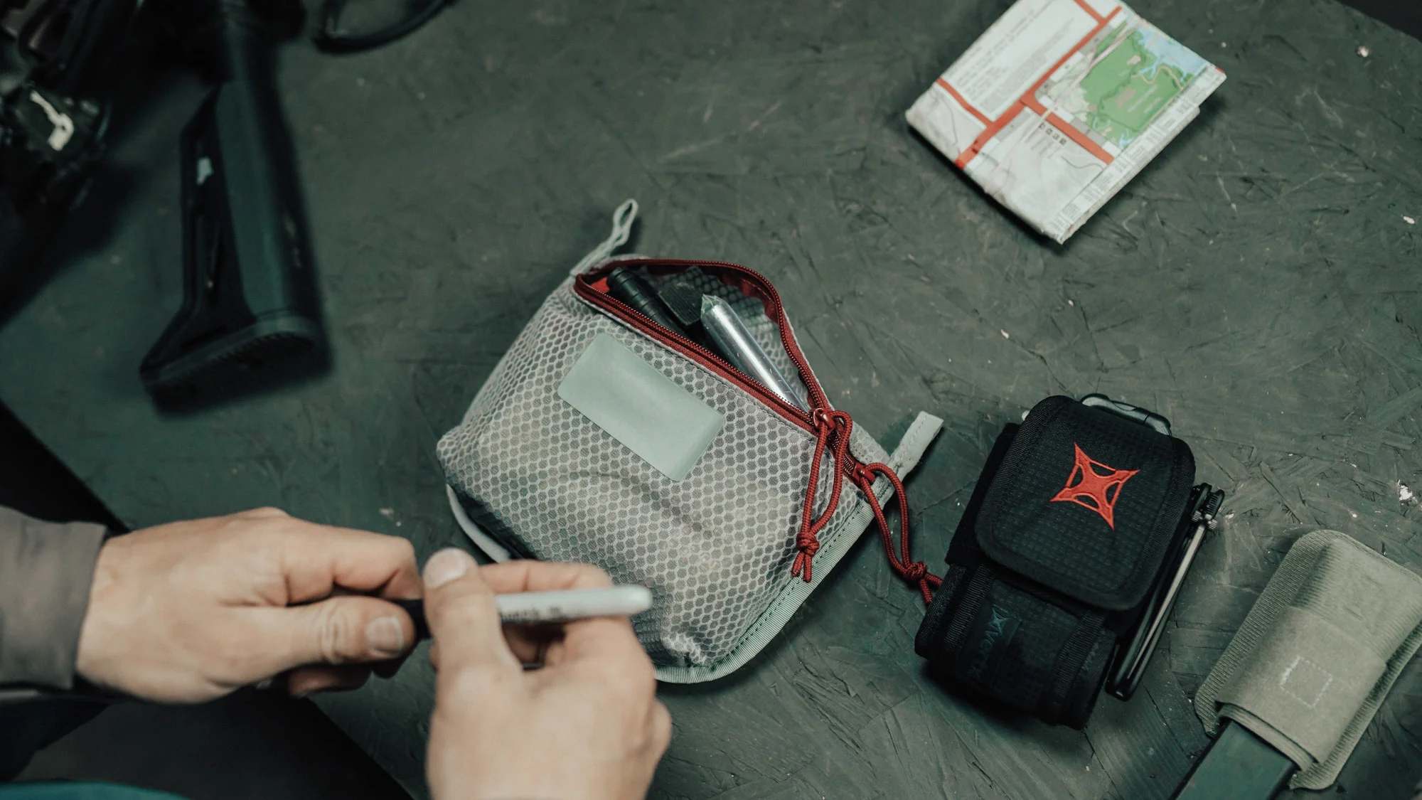 Overflow Mesh Pouch Medium - Image 10