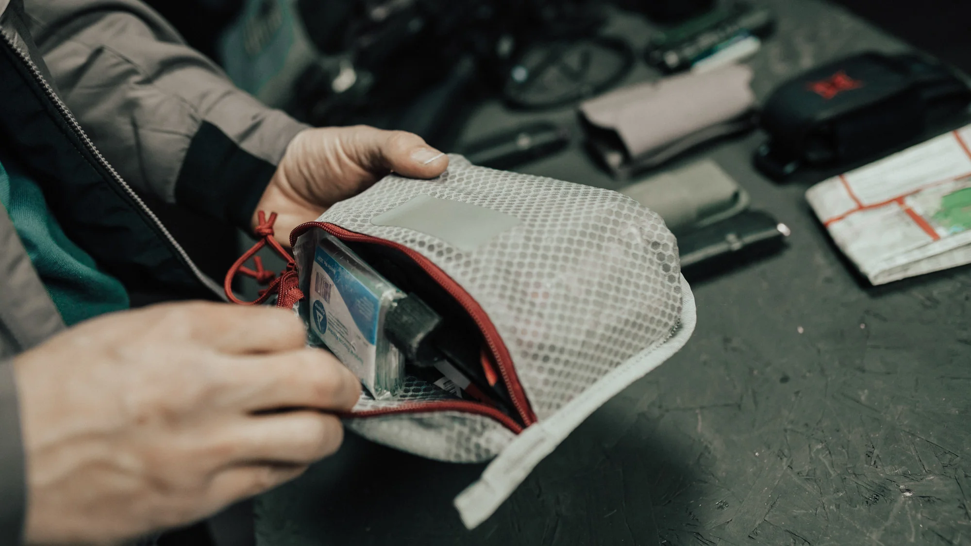 Overflow Mesh Pouch Medium - Image 7